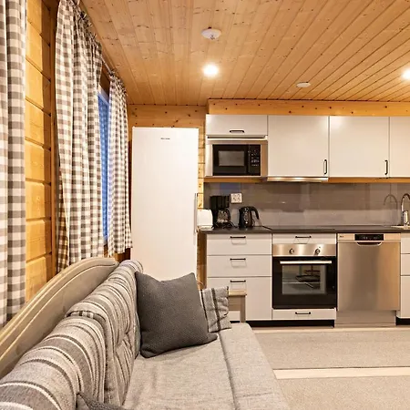 Arctic River Resort 4*