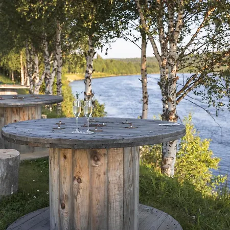 Arctic River Resort