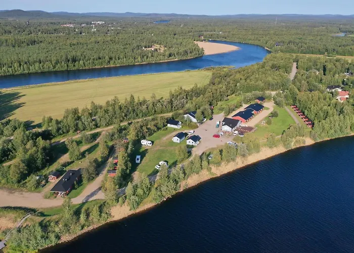 Semesteranläggning (resort) Arctic River 4*
